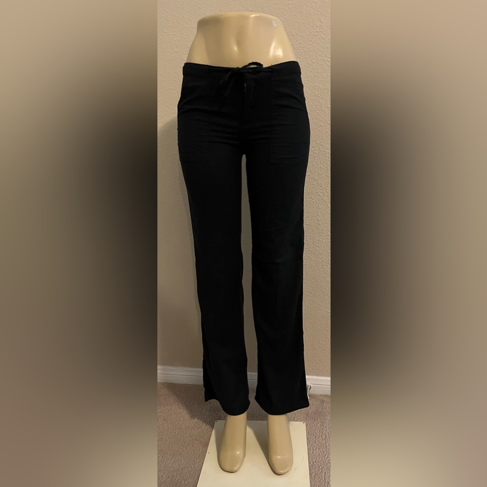 Black, low rise size6 petites, light breezed pants, bootcut flare bottom.